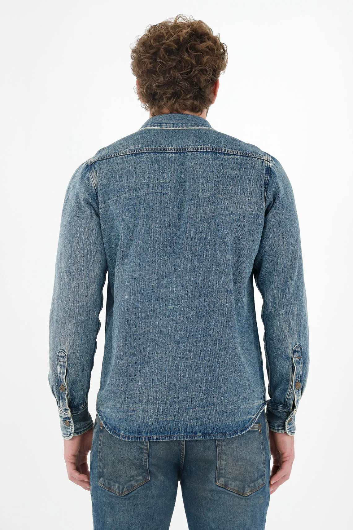 Camisa azul en denim para hombre