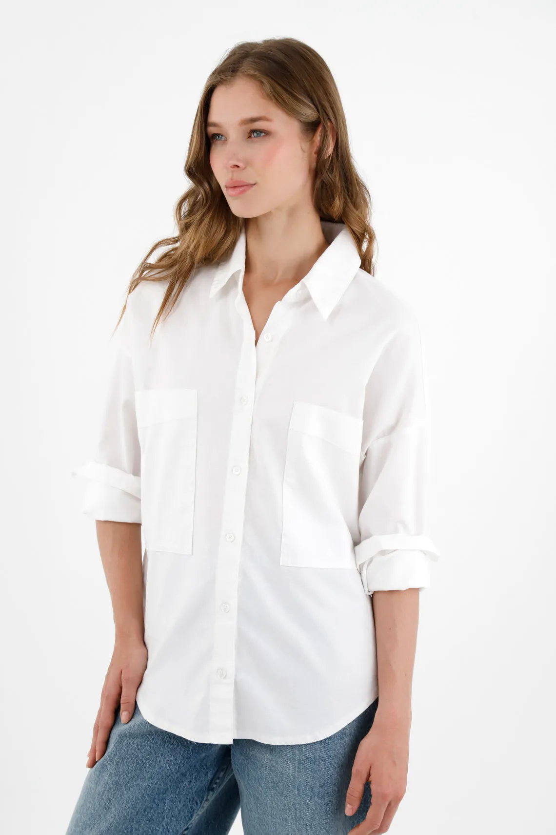 Camisa con maxi bolsillos de parche blanca para mujer