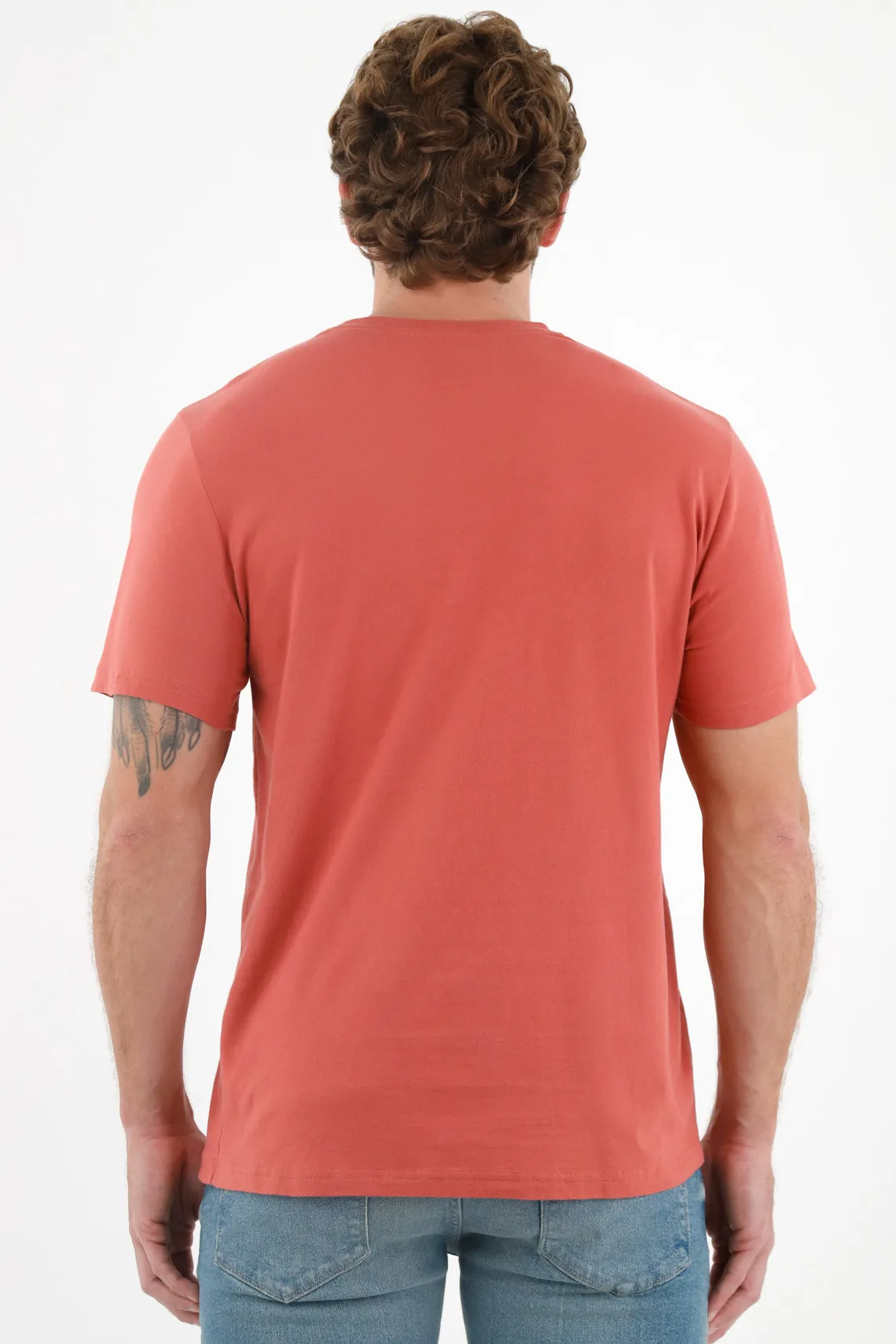 Camiseta naranja con raqueta azul para hombre