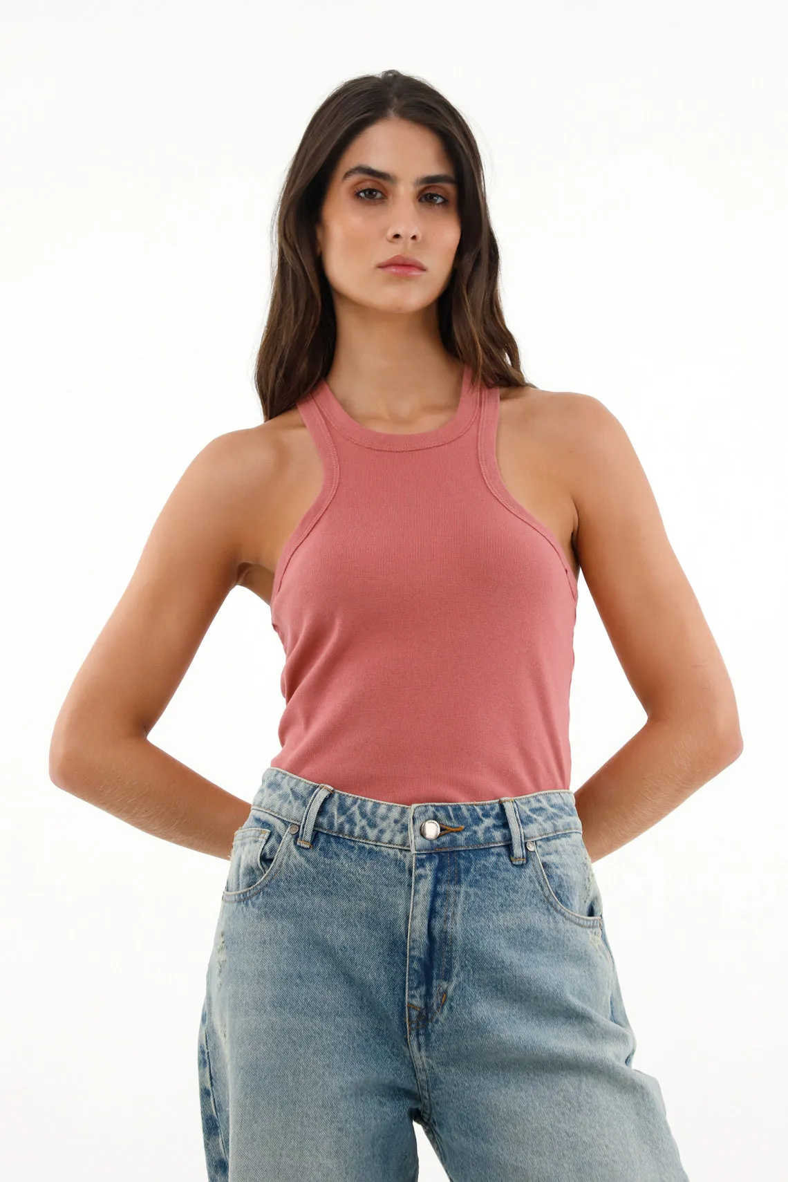 Camiseta rosada cuello halter ajustada para mujer