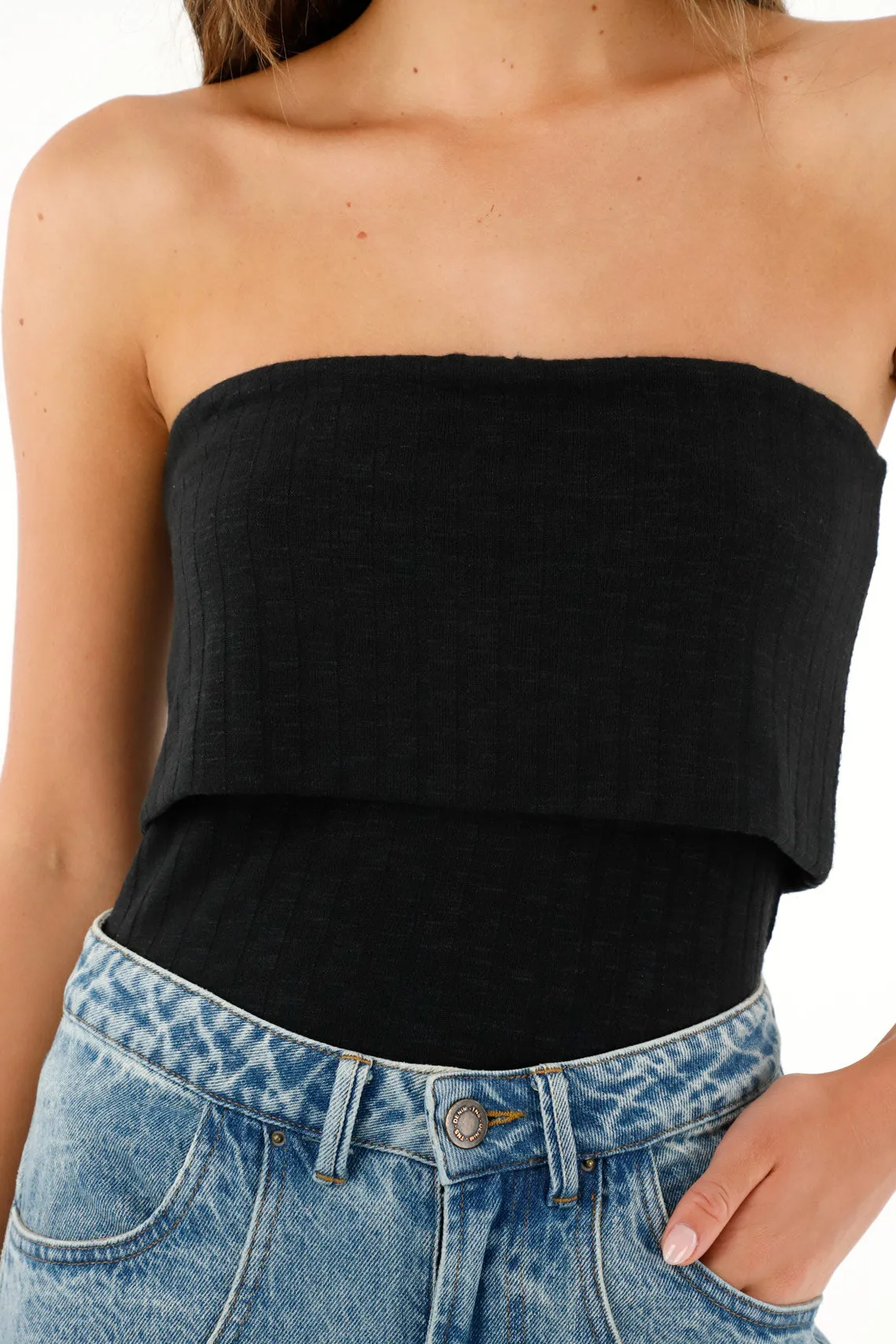 Camiseta Strapless negra con escote elástico para mujer