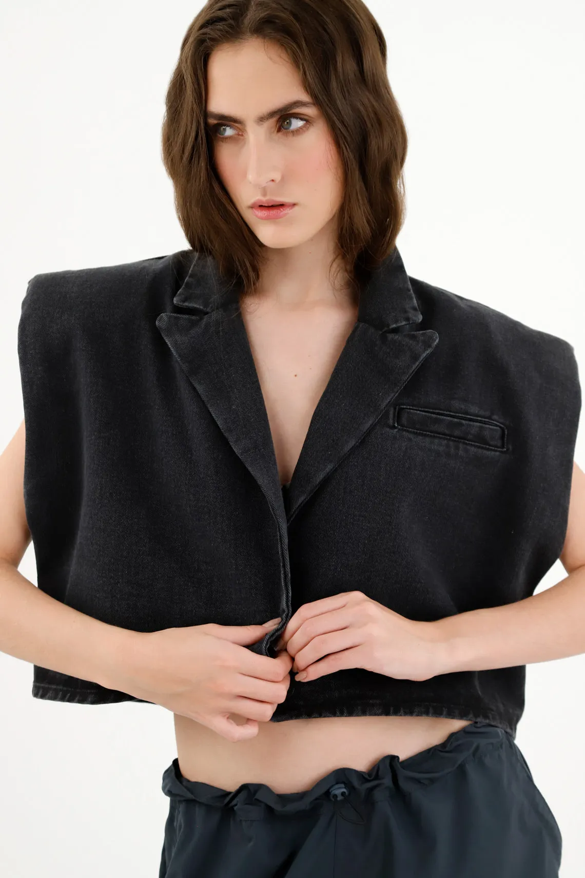 Chaleco negro tipo blazer para mujer