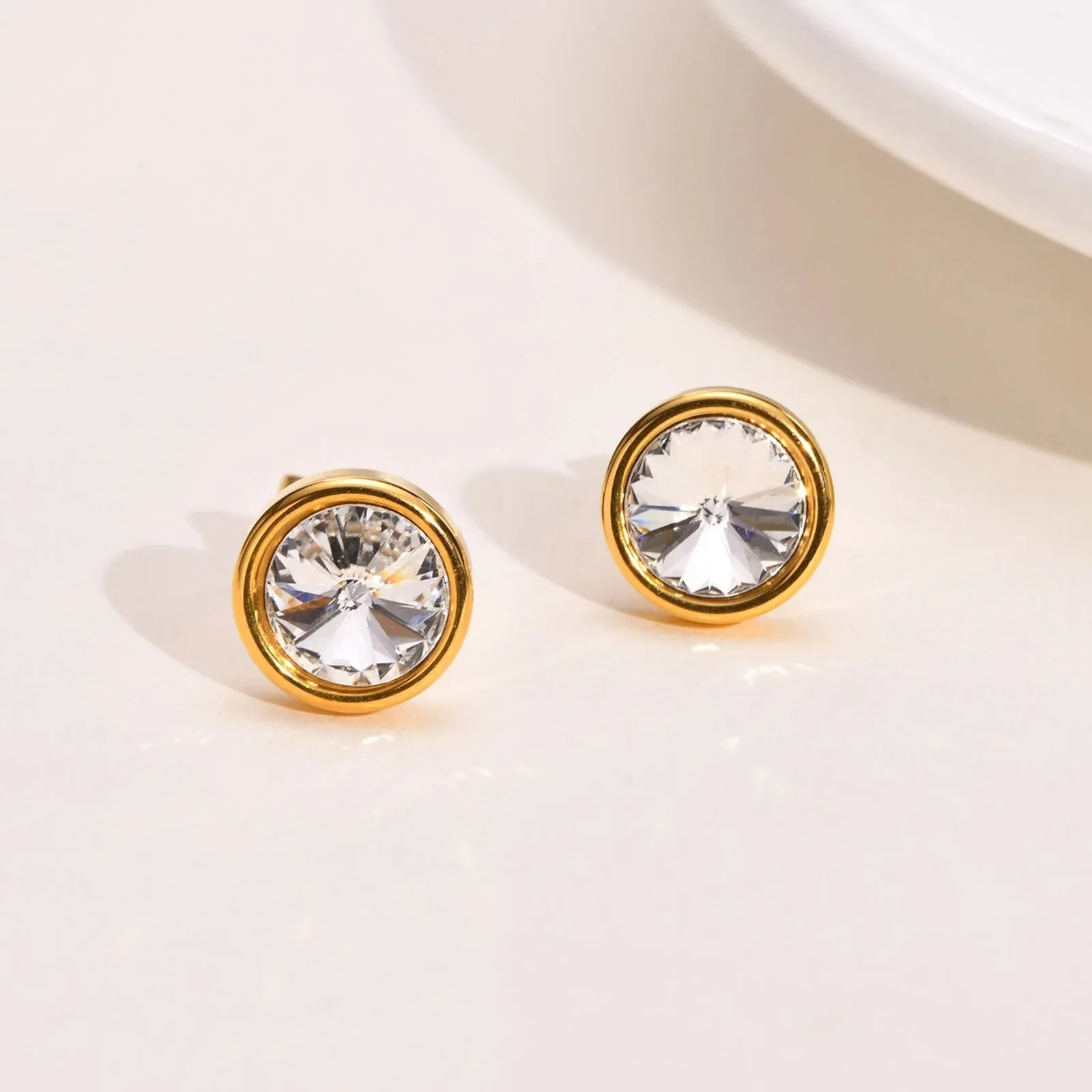 Women's Earrings Aretes para mujeres Simple Stud Earrings for Women, Gold Plated Stainless Steel Pin with AAA CZ Stone, Unisex Basic Ear Jewelry